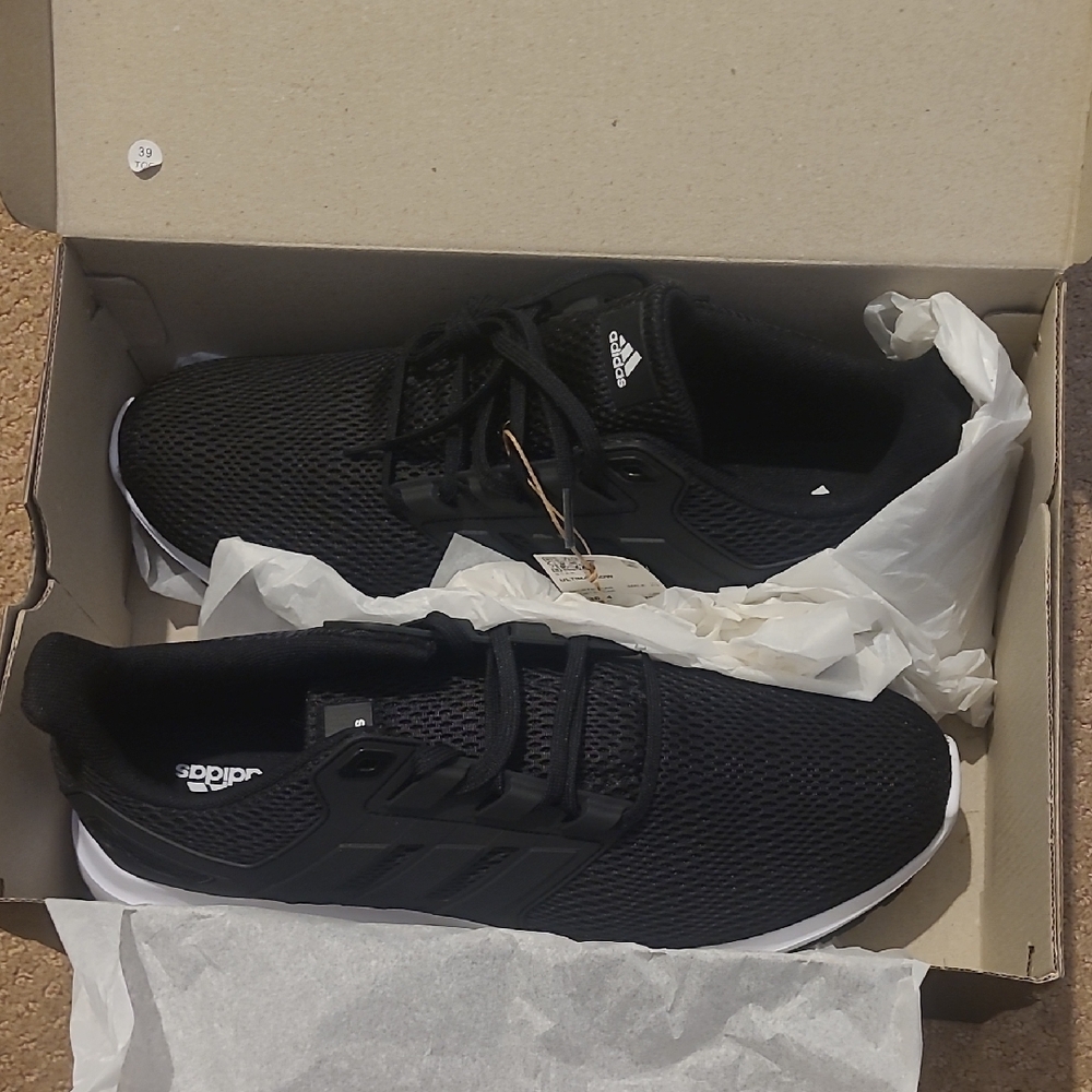 New Adidas Men's Size 13 ULTIMASHOW Core black